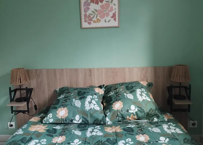 Avec Piscine Saint-Geniez-dʼOlt